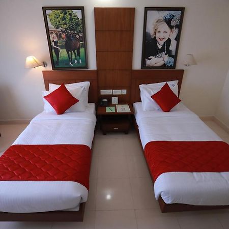 Hotel peninsula Thrissur Buitenkant foto