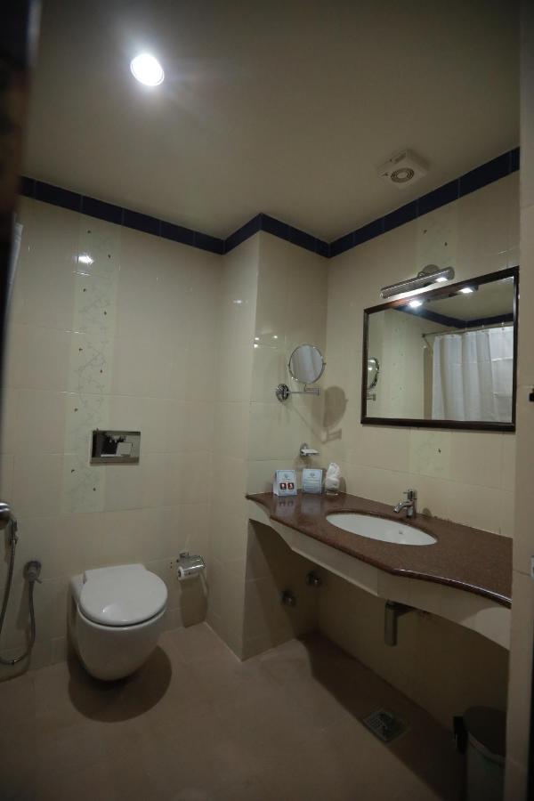 Hotel peninsula Thrissur Buitenkant foto