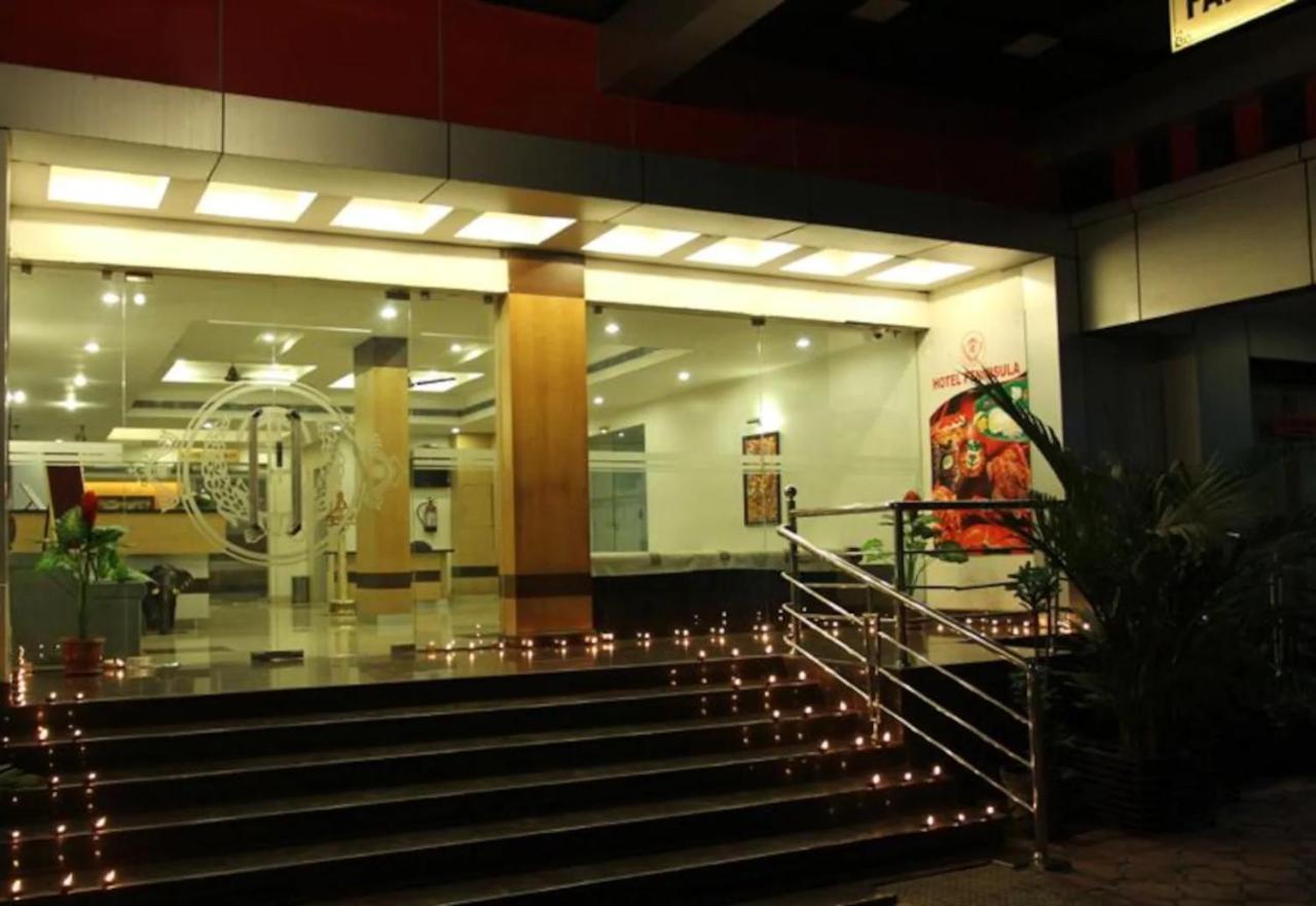 Hotel peninsula Thrissur Buitenkant foto