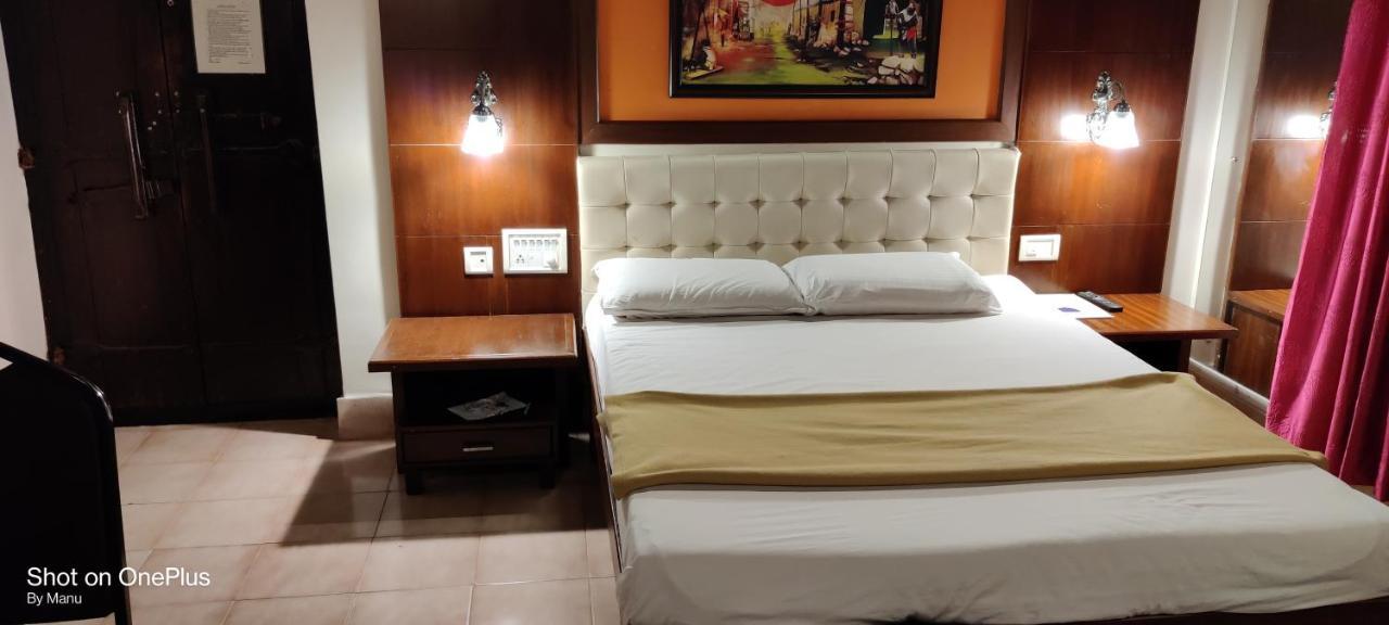 Hotel peninsula Thrissur Buitenkant foto