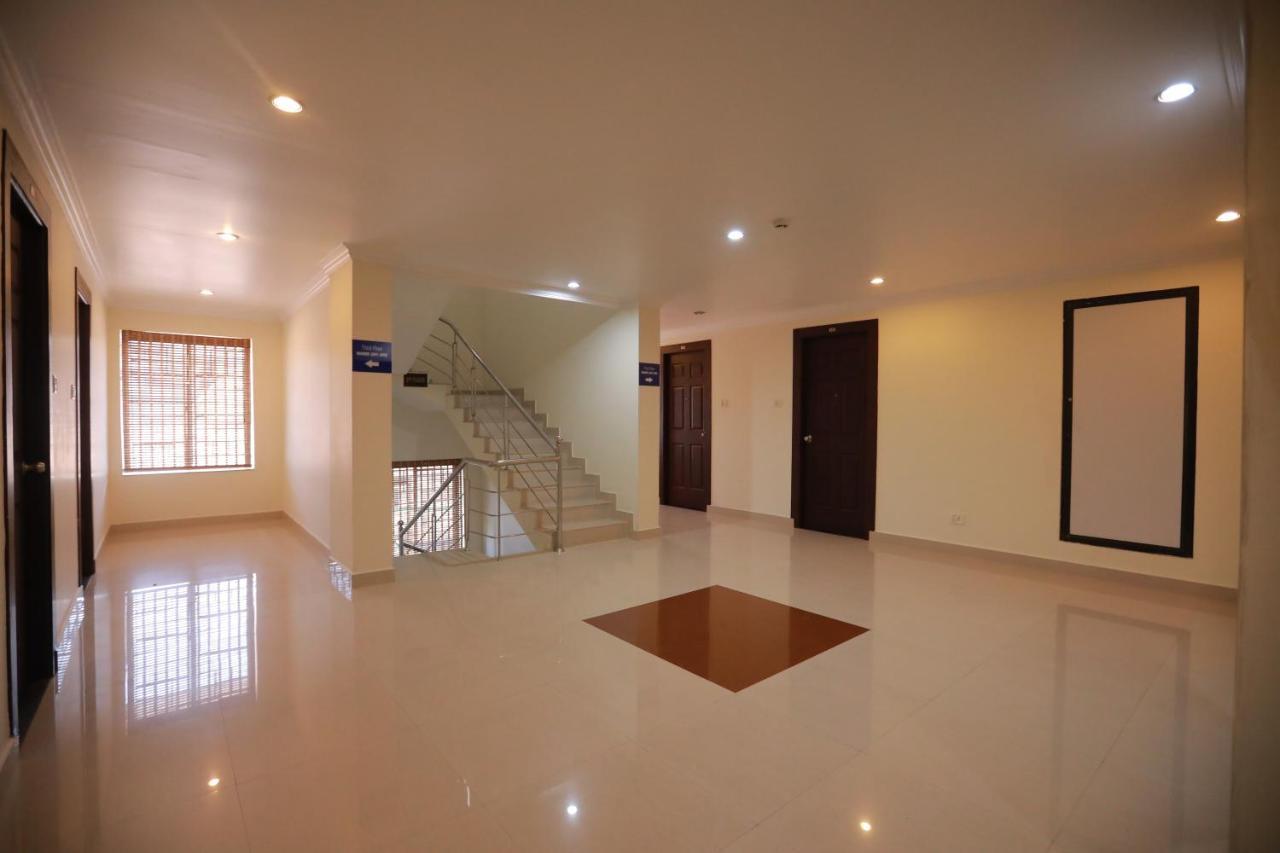 Hotel peninsula Thrissur Buitenkant foto
