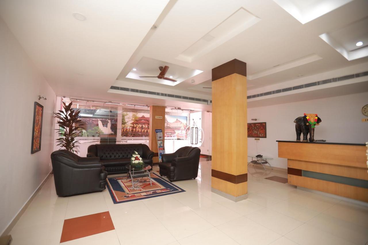 Hotel peninsula Thrissur Buitenkant foto